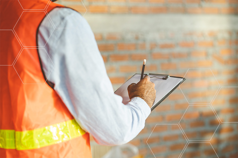 inspector-with-clipboard-poland-me